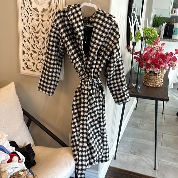 Forever 21 Jackets & Blazers - Forever 21 Houndstooth coat